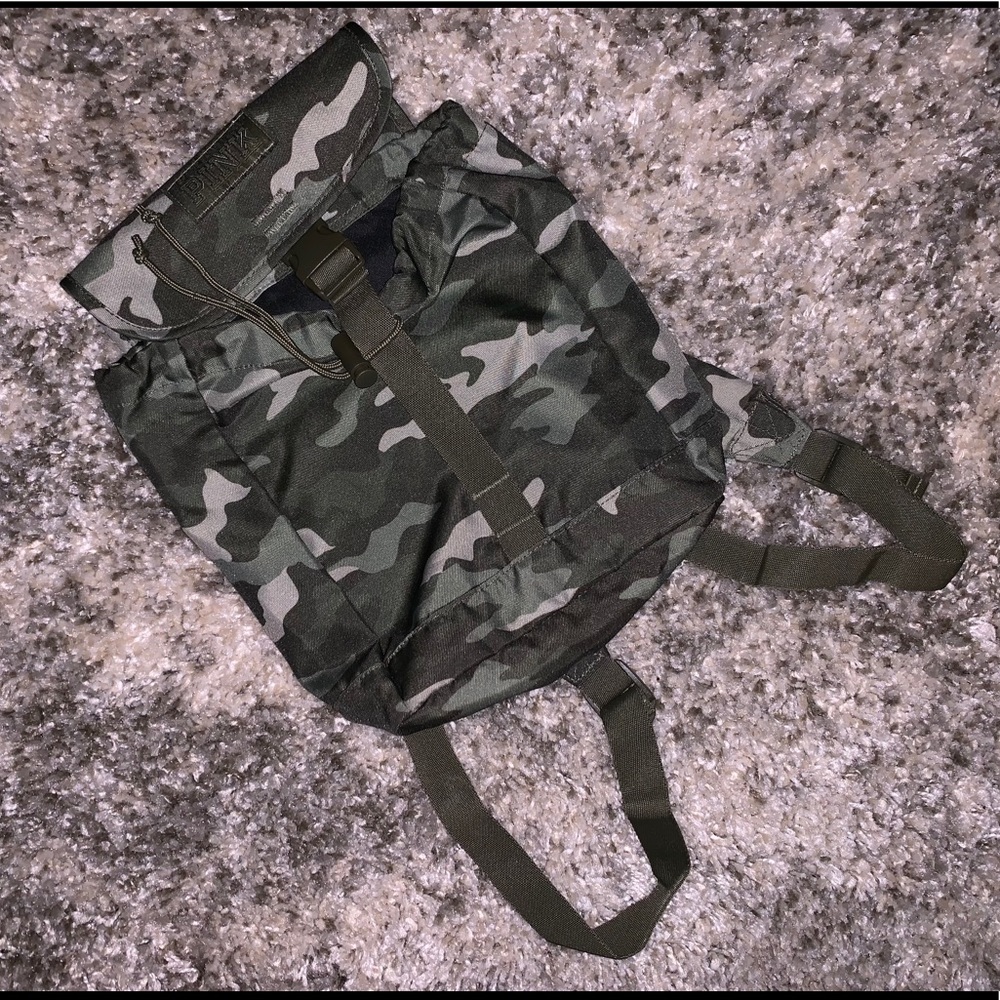 Camo PINK backpack!💚